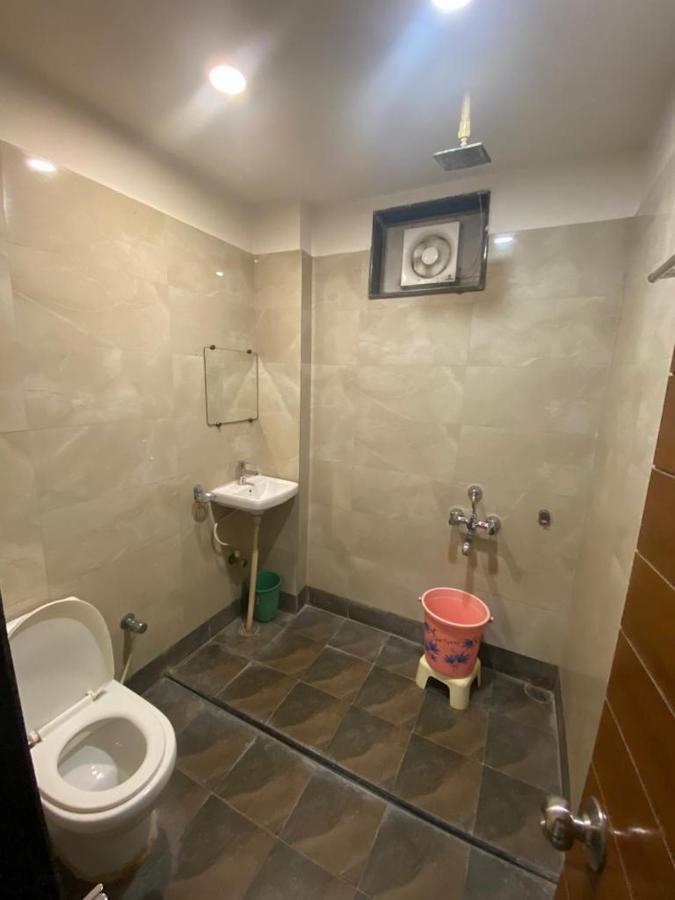 Hotel Raghupati Ayodhya Exterior foto
