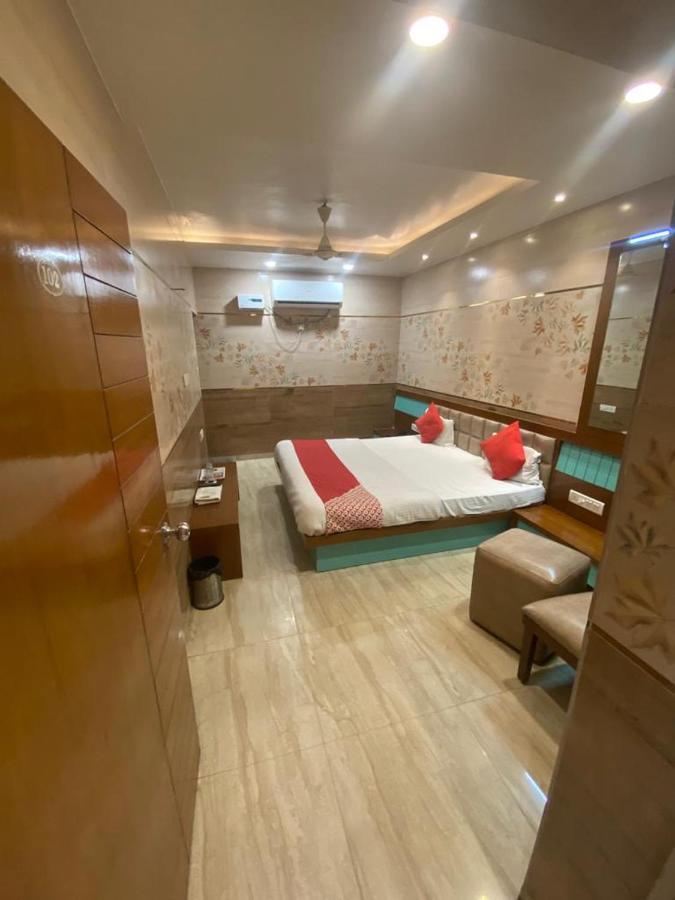 Hotel Raghupati Ayodhya Exterior foto